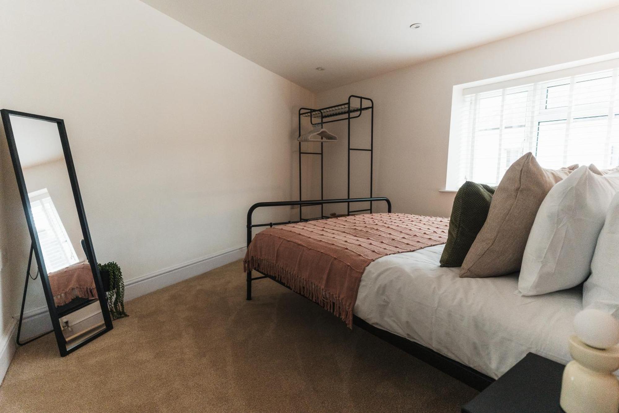Feature Stone, Stunning Apartment, 2 X King Beds And Single, Sleeps 5 Castle Cary Ngoại thất bức ảnh